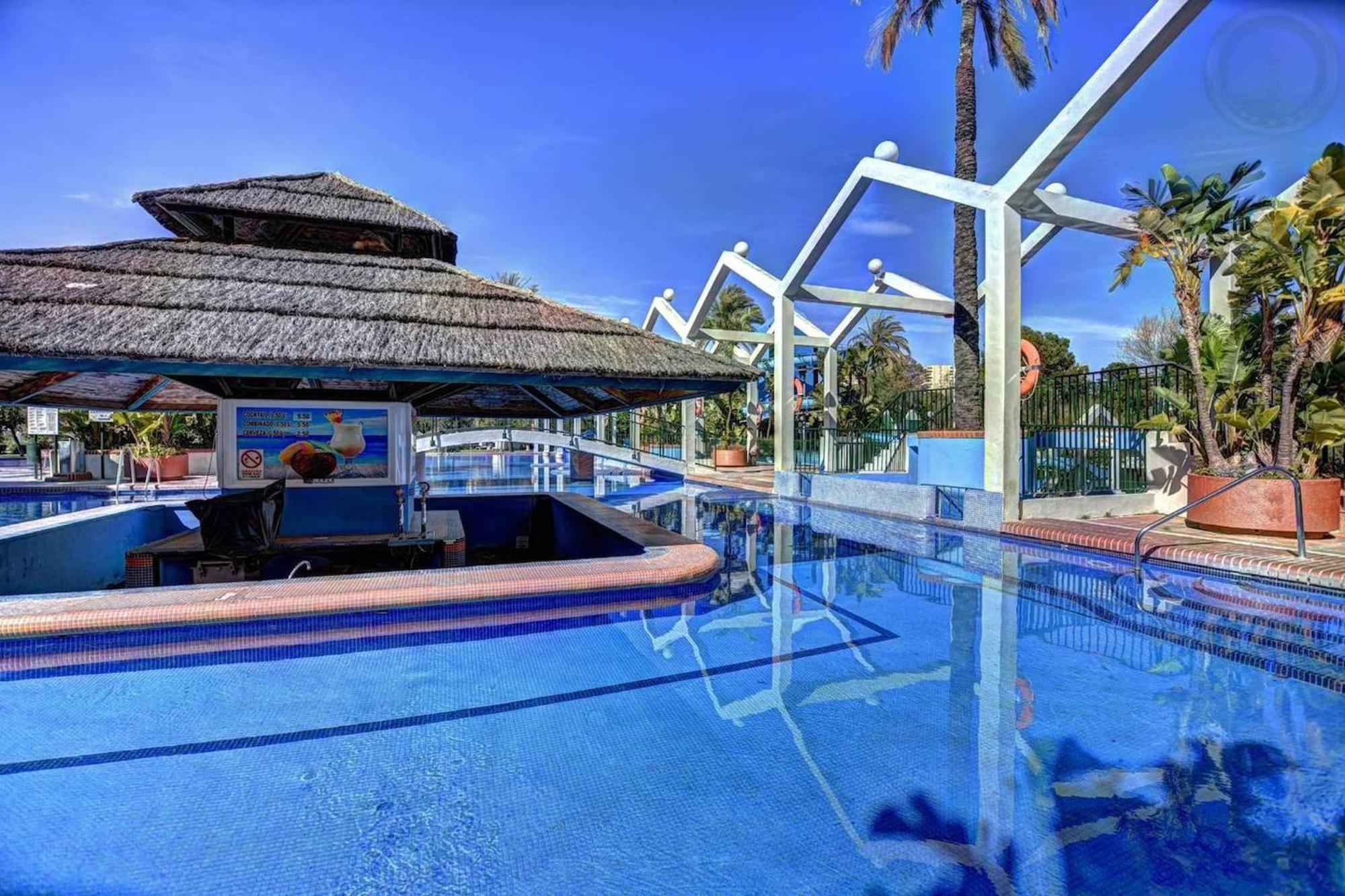 Frontal Sea View Apartment Benalbeach เบนัลมาเดนา ภายนอก รูปภาพ