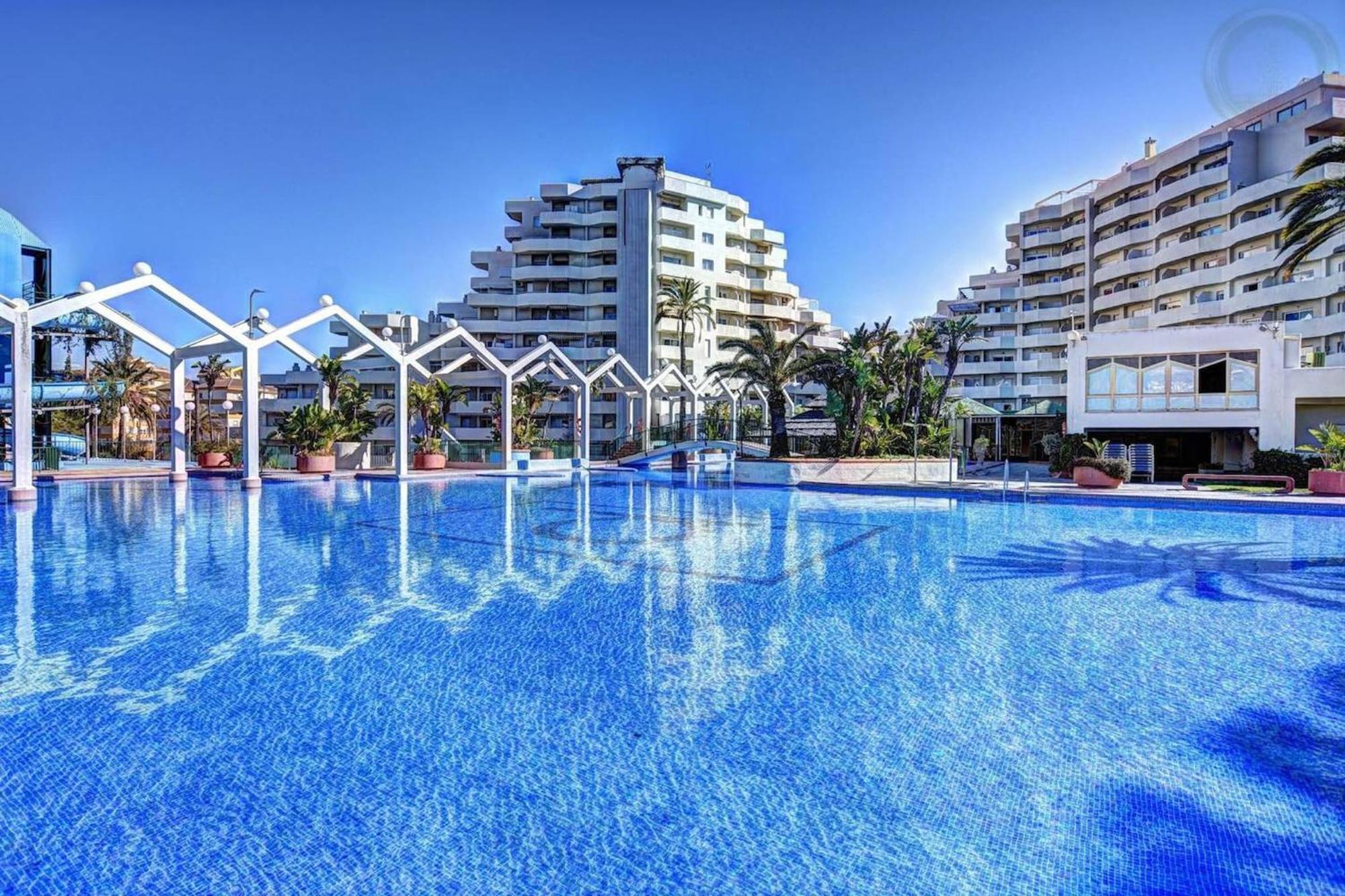 Frontal Sea View Apartment Benalbeach เบนัลมาเดนา ภายนอก รูปภาพ
