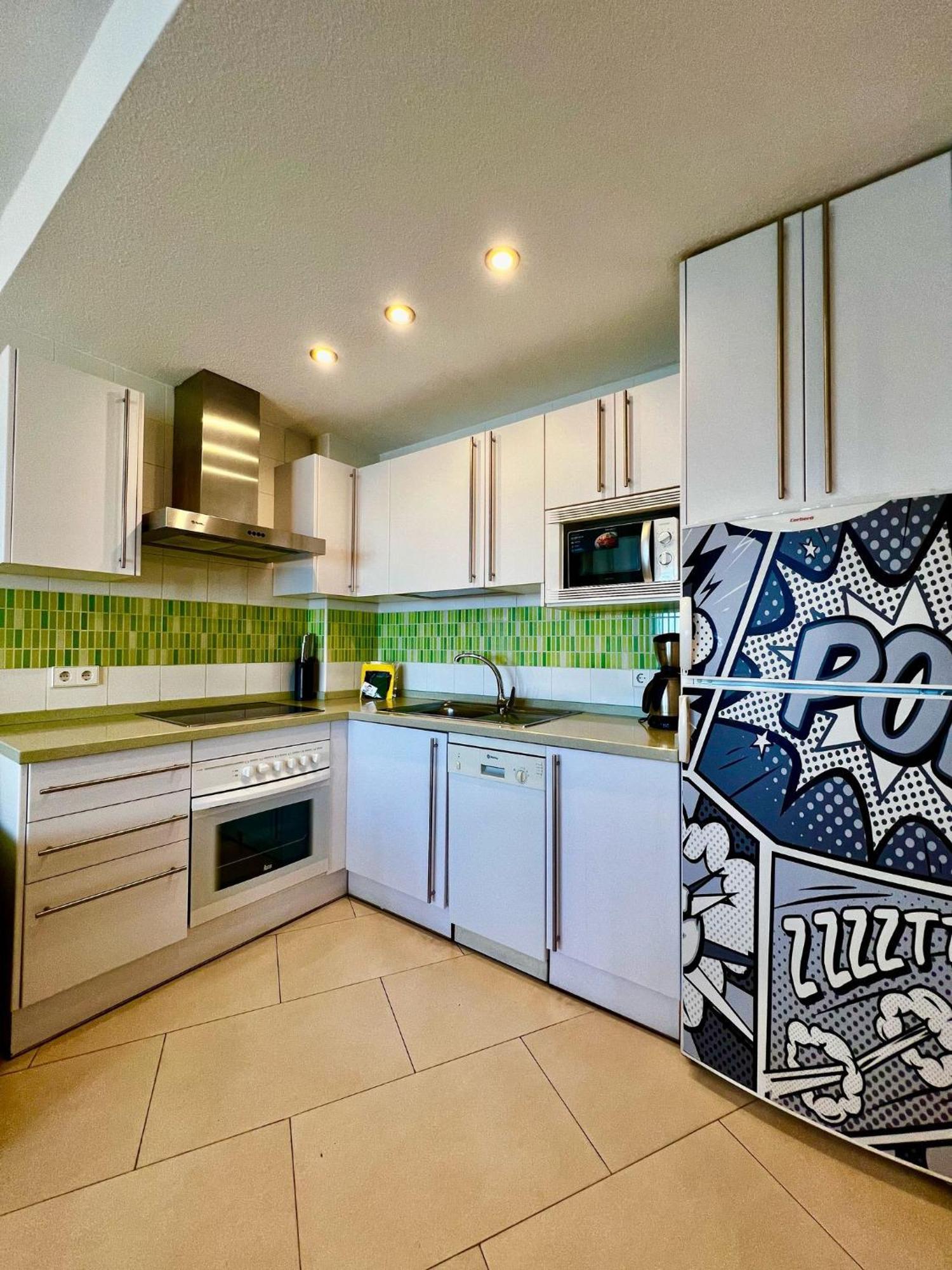 Frontal Sea View Apartment Benalbeach เบนัลมาเดนา ภายนอก รูปภาพ